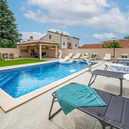 Beautiful In With Swimming Pool Апартаменты Медулин